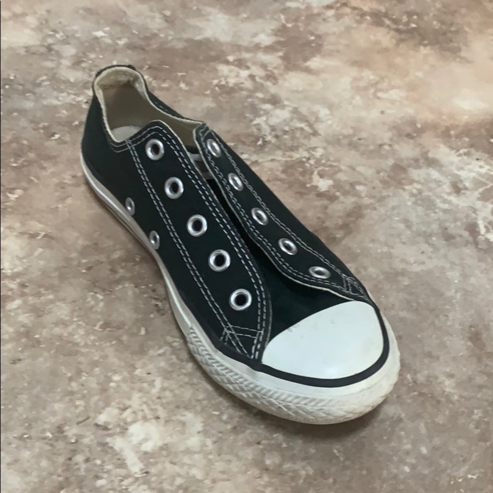 Black Converse Youth Size1 Shoes(comes with laces)